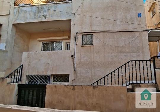 منزل ٣ طوابق للبيع جبل المنارة 