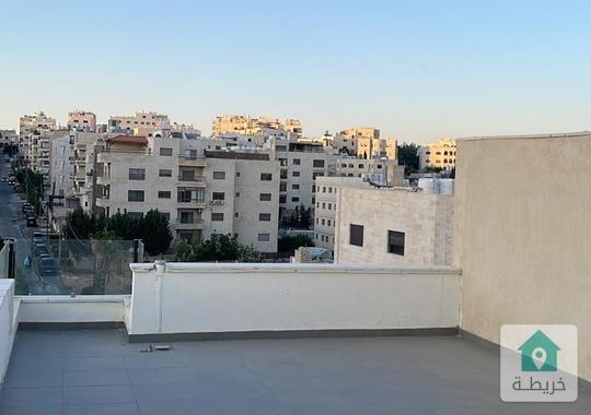 شقة فاخرة طابق ثالث مع روف خلف جامعة البترا خلف مديرية الامن العام بسعر :86,000