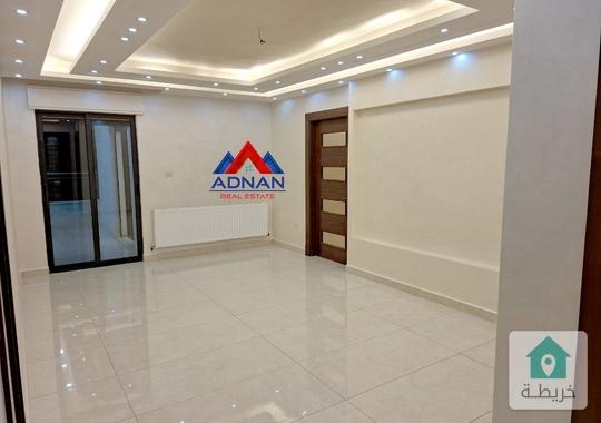 الرابيه شقه فخمة فارغه للإيجار طابق 3 مساحة 200 متر بسعر مميز