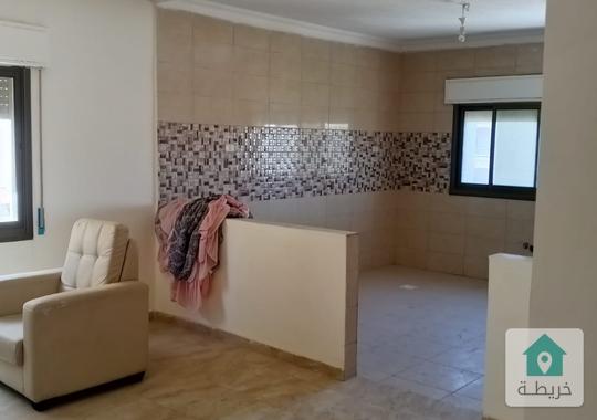 شقه للبيع طابق ثالث مع رخصة روف الجبيهه حي الريان مقابل الملحقيه السعوديه