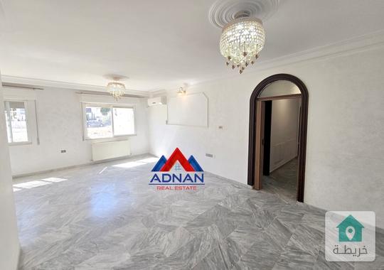 ام السماق شقه فارغه للإيجار 3 نوم طابق اول بسعر 5000 سنوي