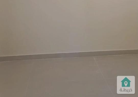 استديو للبيع في منطقة شارع المدينة المنورة بجانب مطاعم وردـ