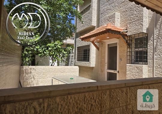 شبه فيلا طابقية فارغة للايجار الدوار السابع مساحة 400م مع تراسات و حدائق تصلح روضة أو حضانة أو مكتب 