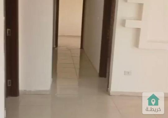 شقة طابقية للبيع من المالك ماركا الشمالية خلف امن الدولة 
