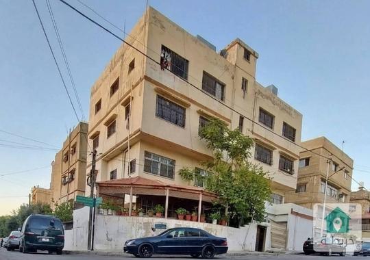 عماره ٨ شقق مؤجره بلكامل بدخل سنوي ١٨ الف دينار فرصه للمستثمرين والسعر قابل للتفاوض 