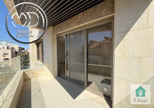 شقة فارغة للايجار ام اذينة مساحة 190م طابق ثاني تشطيبات وديكورات سوبر ديلوكس جديدة لم تسكن