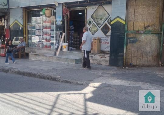 مبنى تجاري للبيع الزرقاء الوسط التجاري بجانب جامع عمر 