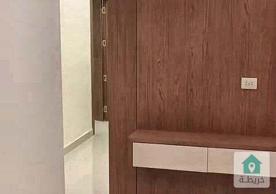 شقة في ام اذينة للأجار السنوي، بناء حديث الاستكمال