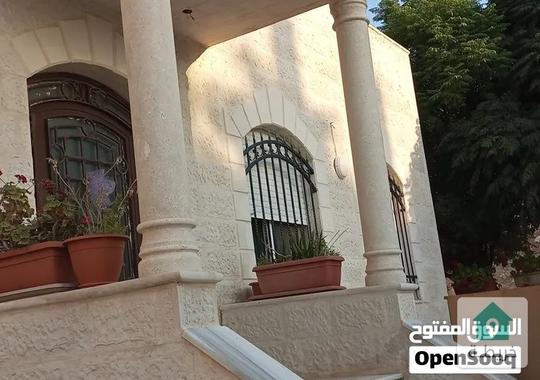 فيلا طابقين وتسوية طريق المطار البنيات السعر مغري مغري