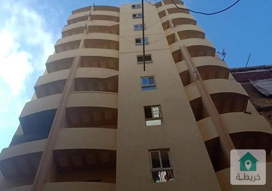 عمارة سكنية مكونة من 3 طوابق وروف للبيع في طبربور 