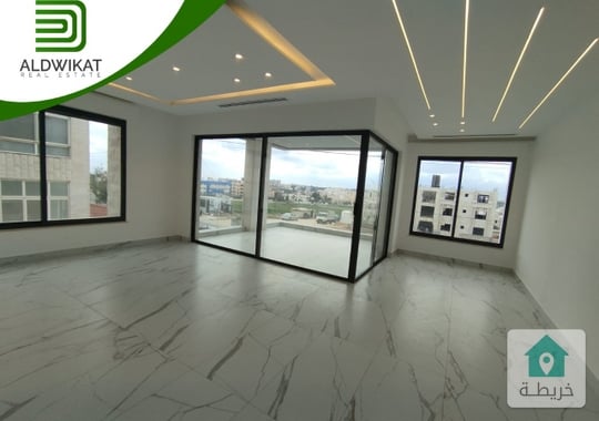 شقة للبيع في خلدا طابق اول مساحة البناء 255م ومساحة الترس 16م